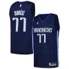 Lussuoso Luka Dončić Dallas Mavericks Jordan Brand Swingman Player Jersey Statement Edition Navy